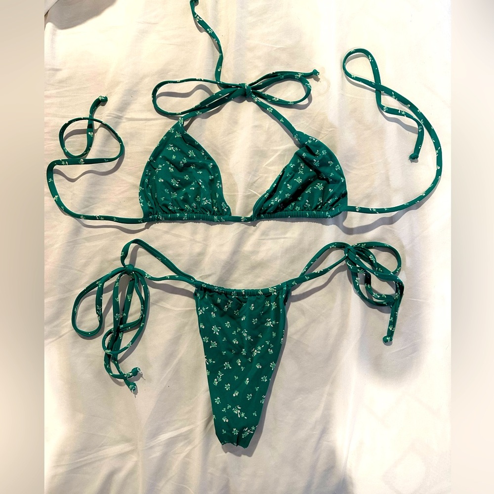 Frankie’s bikini